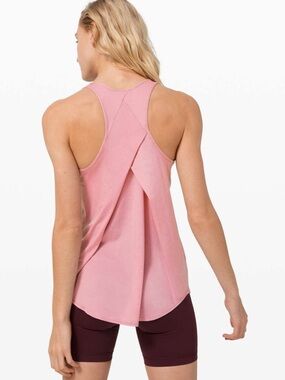 Lululemon Essential Tank *Pleated Size 8